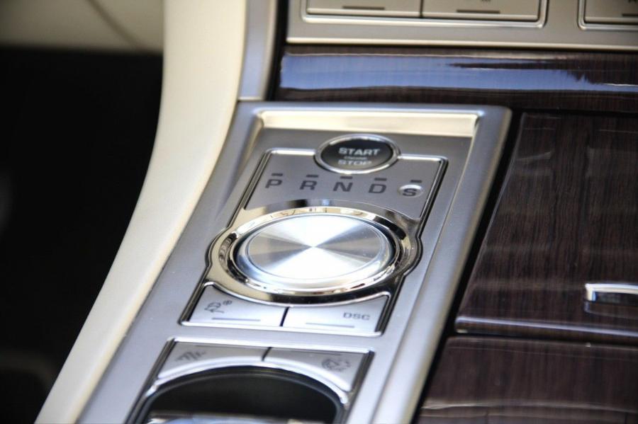  Jaguar XF 2008 года  (фото 145 из 175)